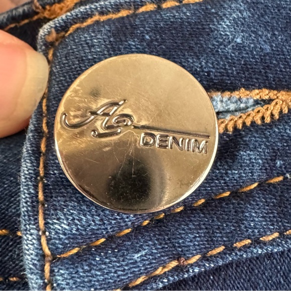 Adriano Goldschmied Denim Cutoff Style Shorts - Picture 4 of 10